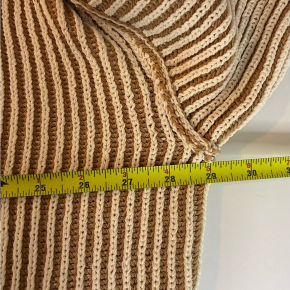 Aerie Beyond Chenille Woman’s Medium Two Toned Tan Cream Knit Crewneck Sweater - Picture 11 of 13